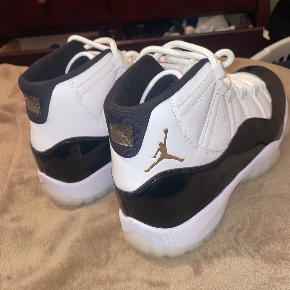 Jordan 11 - Picture 2 of 4